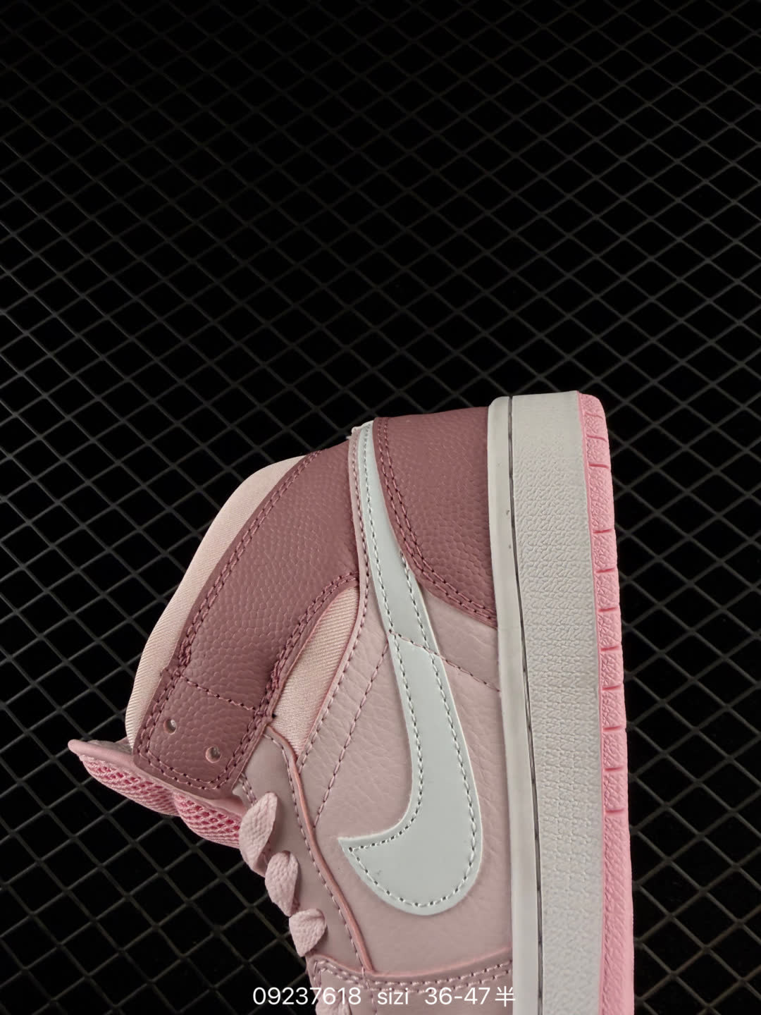 Air Jordan 1 Retro High OG Pine Green-555088-302